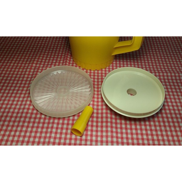 Vintage Yellow Tupperware Pitcher #874-14 With Lid Made in USA Estate Find - Picture 4 of 12